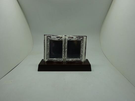 مجسم درع كتاب