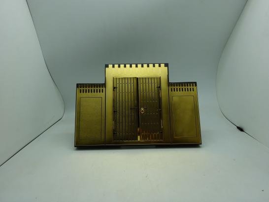 درع تذكاري الباب كبير مذهب