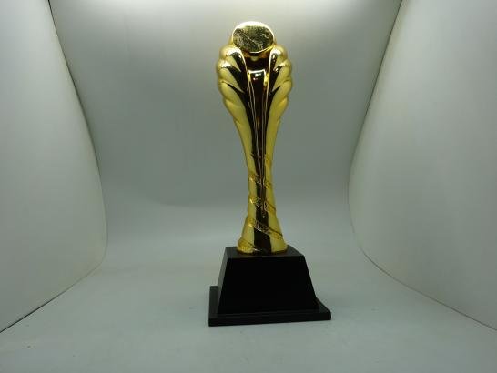 مجسم  تروفي بقاعدة