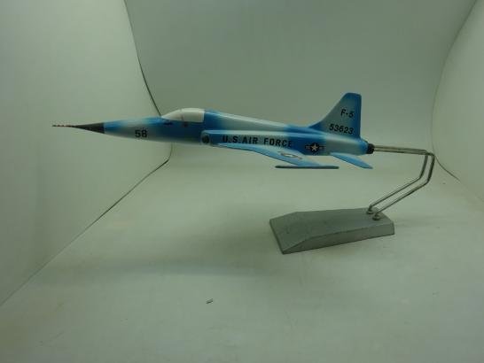 مجسم طائرة 4