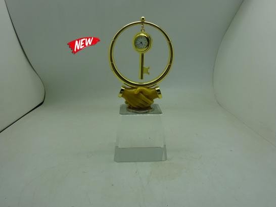 مجسم مفتاح السلام كريستال