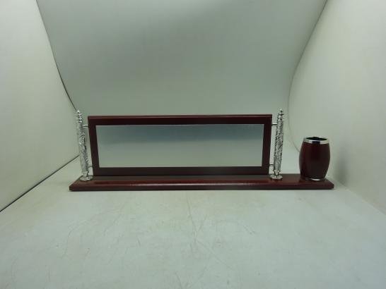 لوحة اسم فضية وخسب