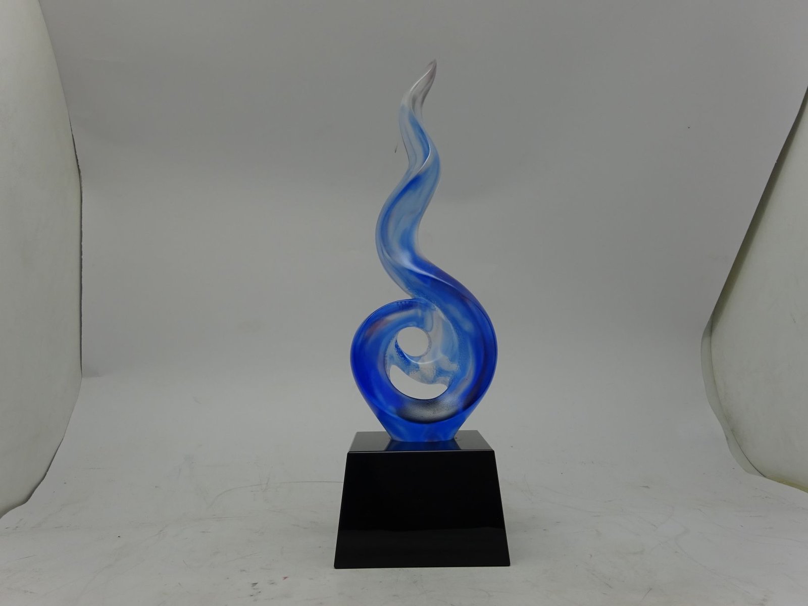 مجسم جمالي كريستال بلجيكي تكريم مميز 2