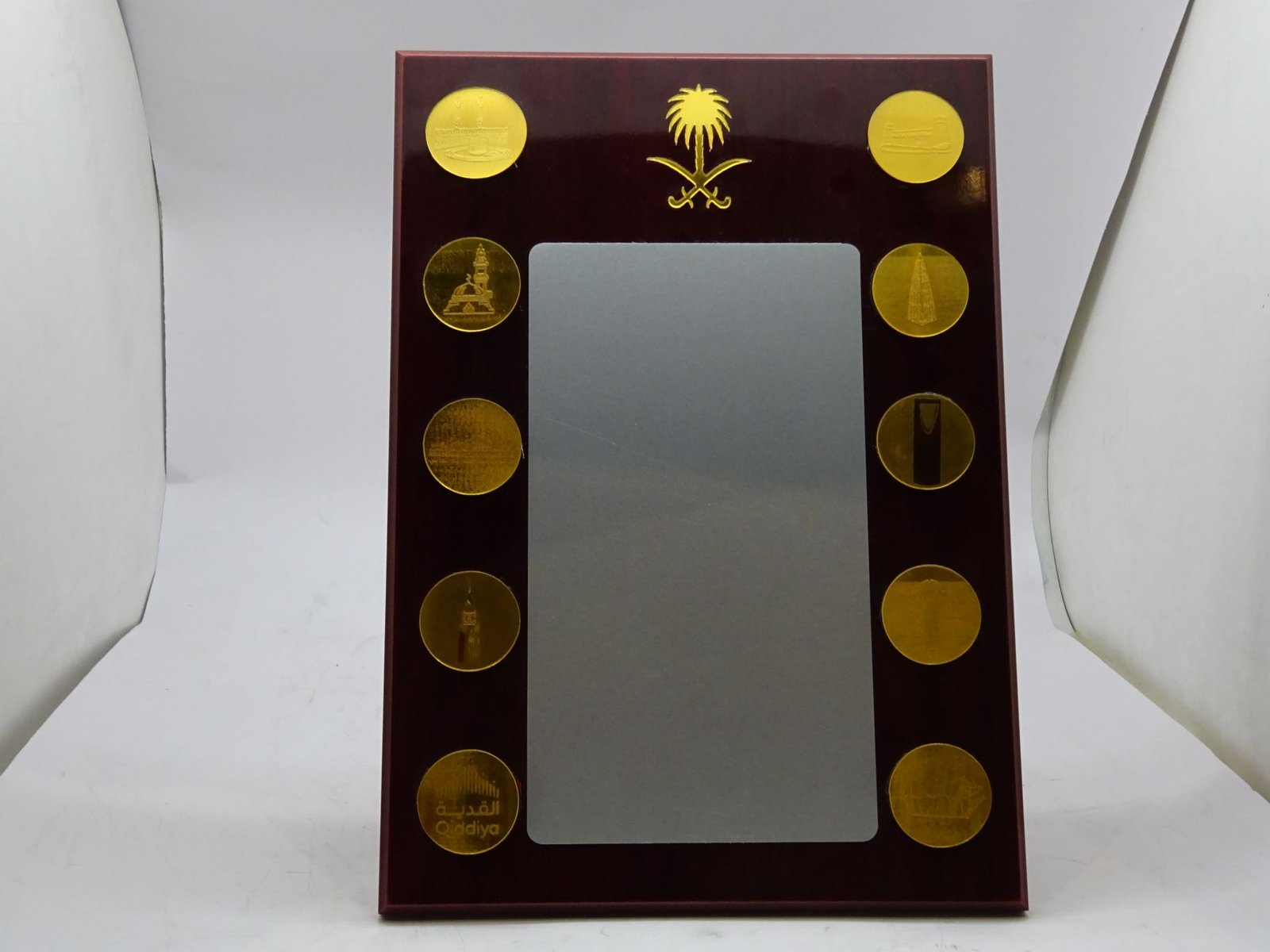 درع للمعالم فضي