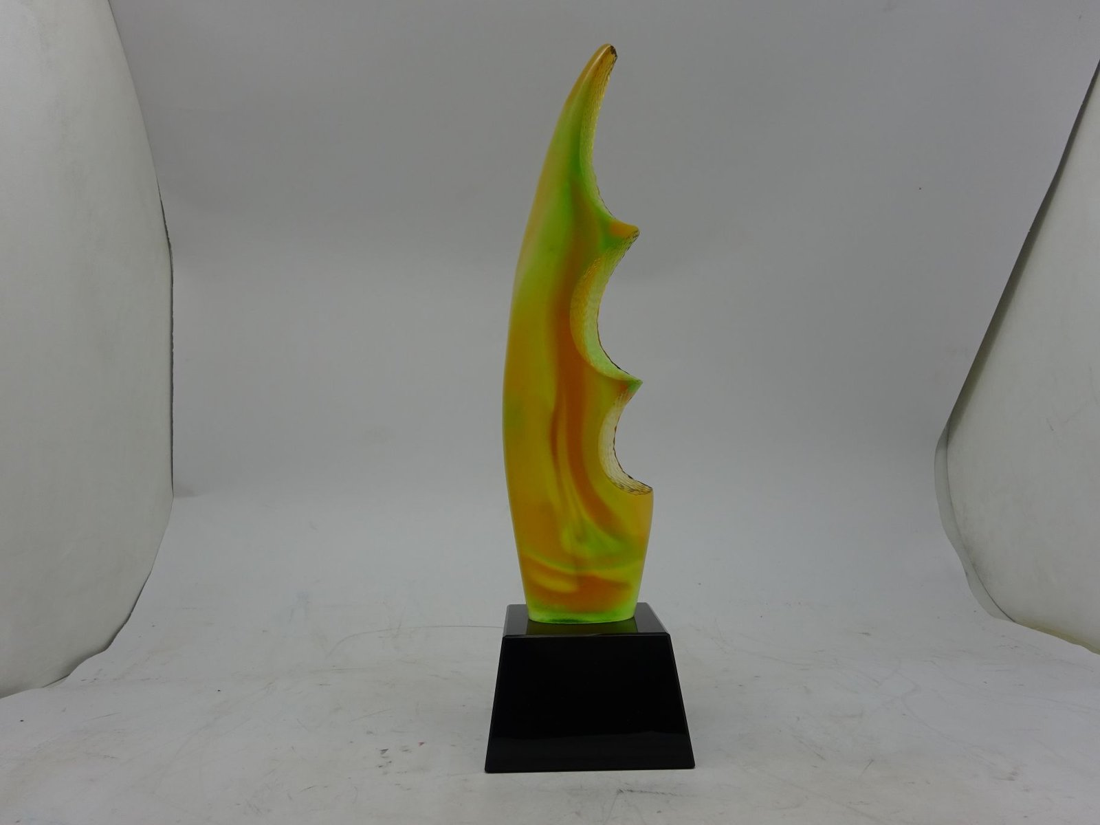 مجسم جمالي كريستال بلجيكي تكريم مميز 1