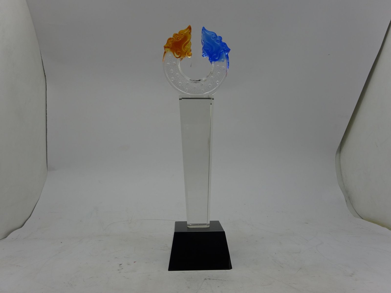 مجسم كريستال جائزة الفارس