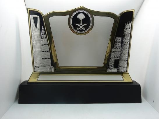 درع ايطالي تصميمنا معالم