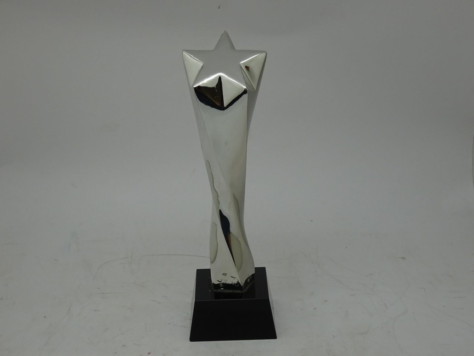 مجسم ستار فضي