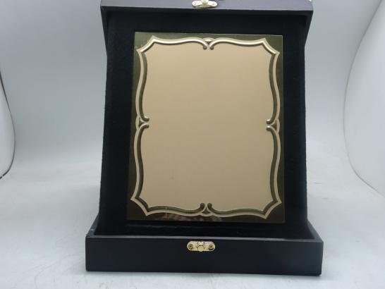 درع ايطالي ذهبي