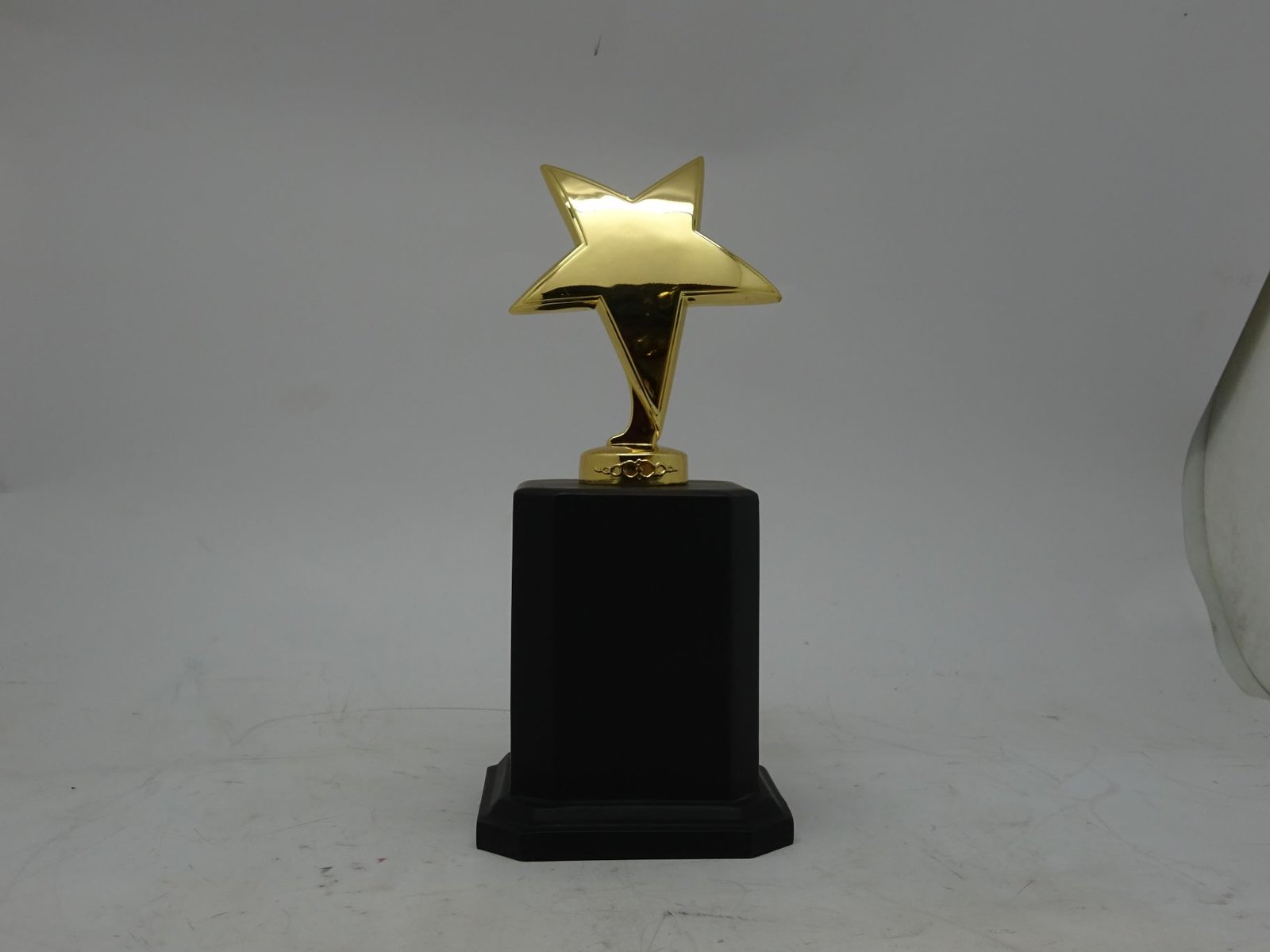 مجسم ستار كريستال نجمه ذهبية