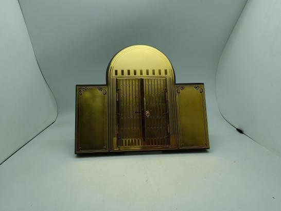 درع ذهبي معدن باب تراثي