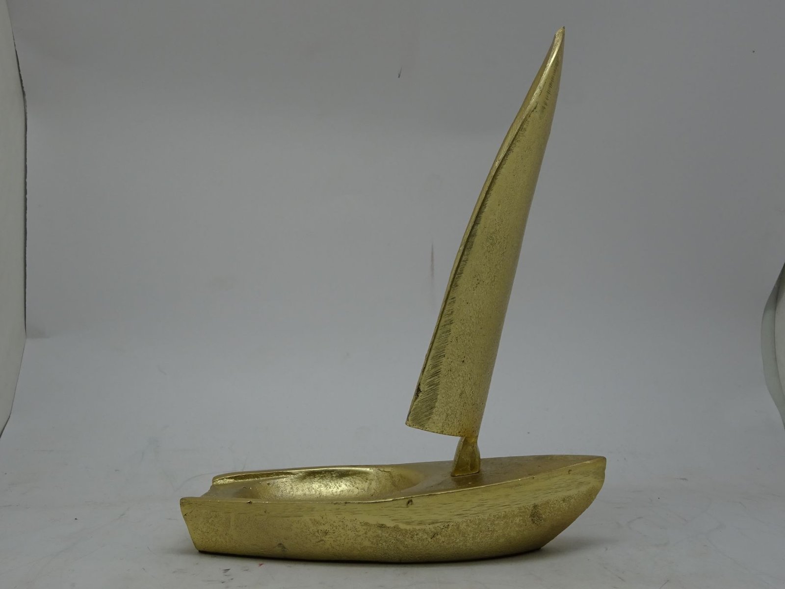 مجسم  مركب معدن