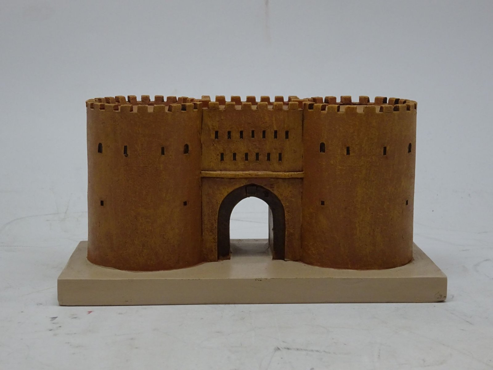 مجسم تاريخي لبوابة تراثية