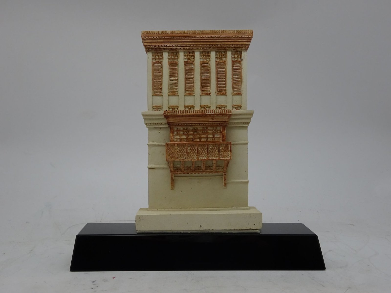 مجسم تراثي عن مباني جدة القديمة