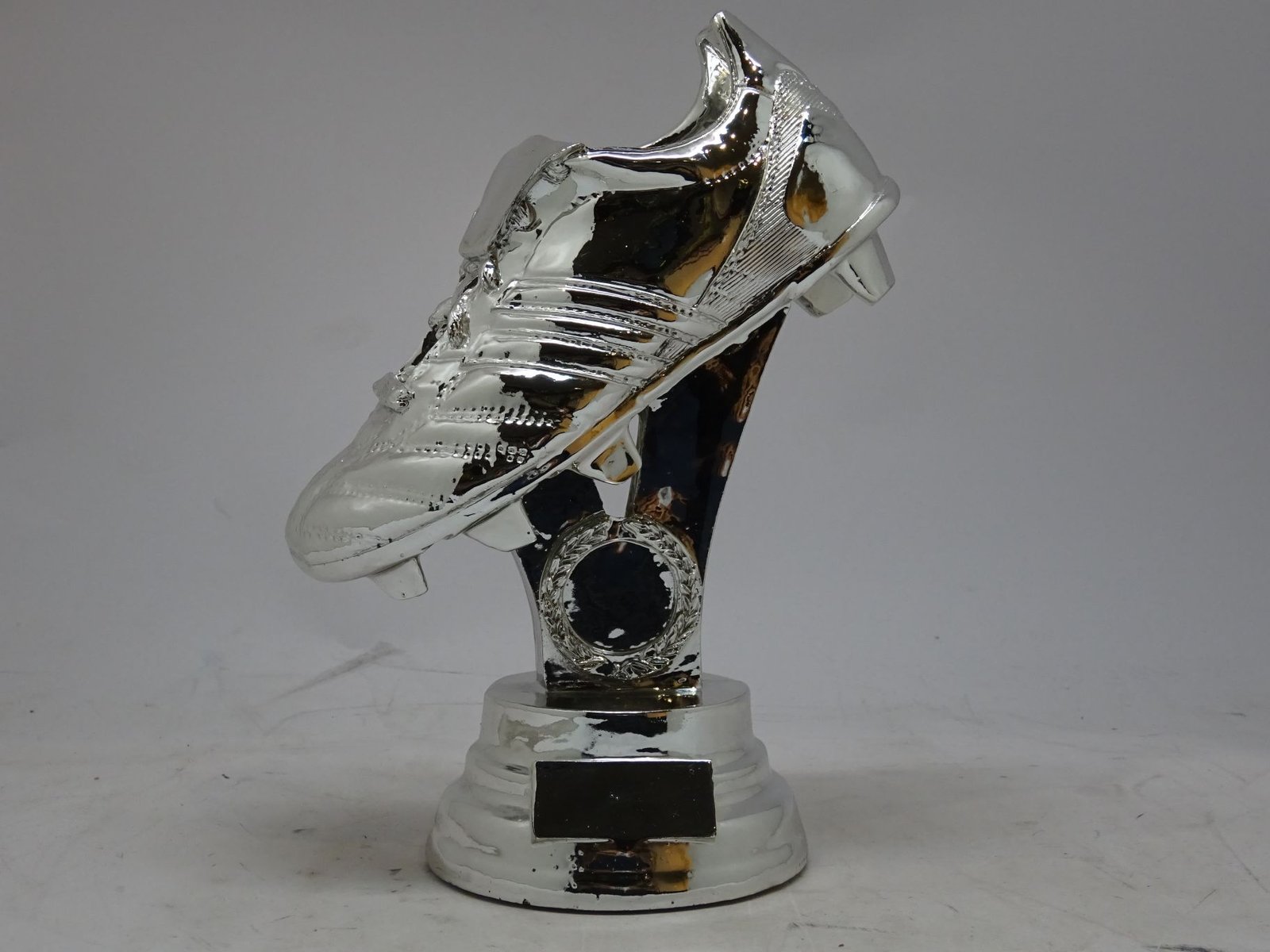 مكجسم حذاء فضي وسط رزن