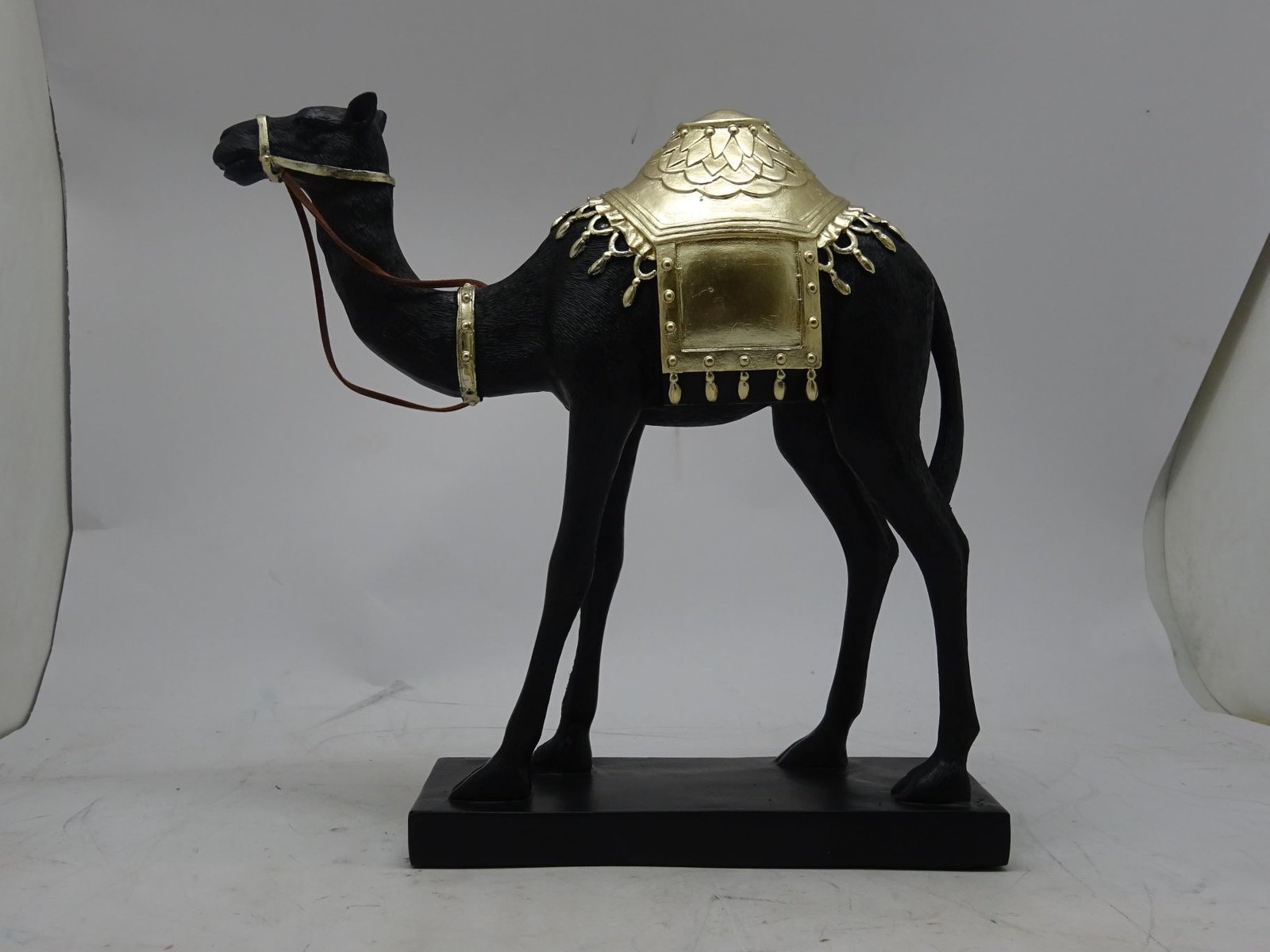 مجسم الجمل العربي