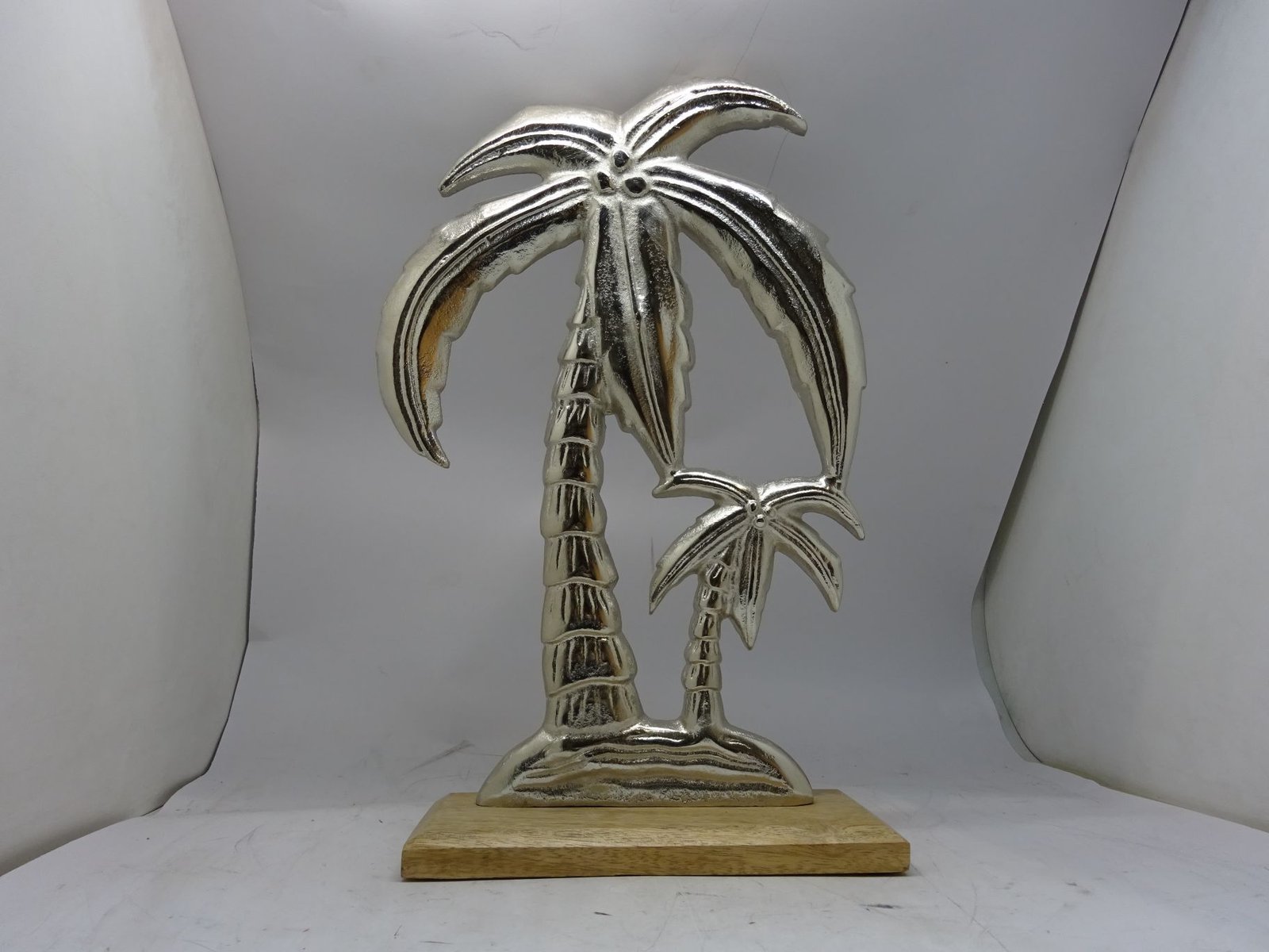 مجسم النخلة فضي مقاس كبير