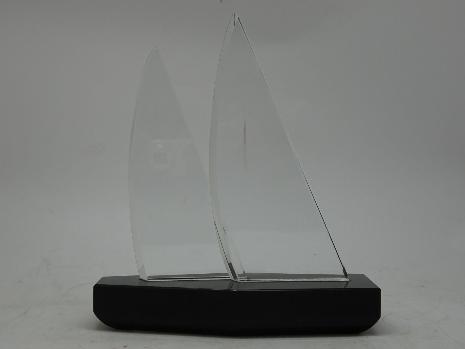 مجسم سفينة كريستال فاخر