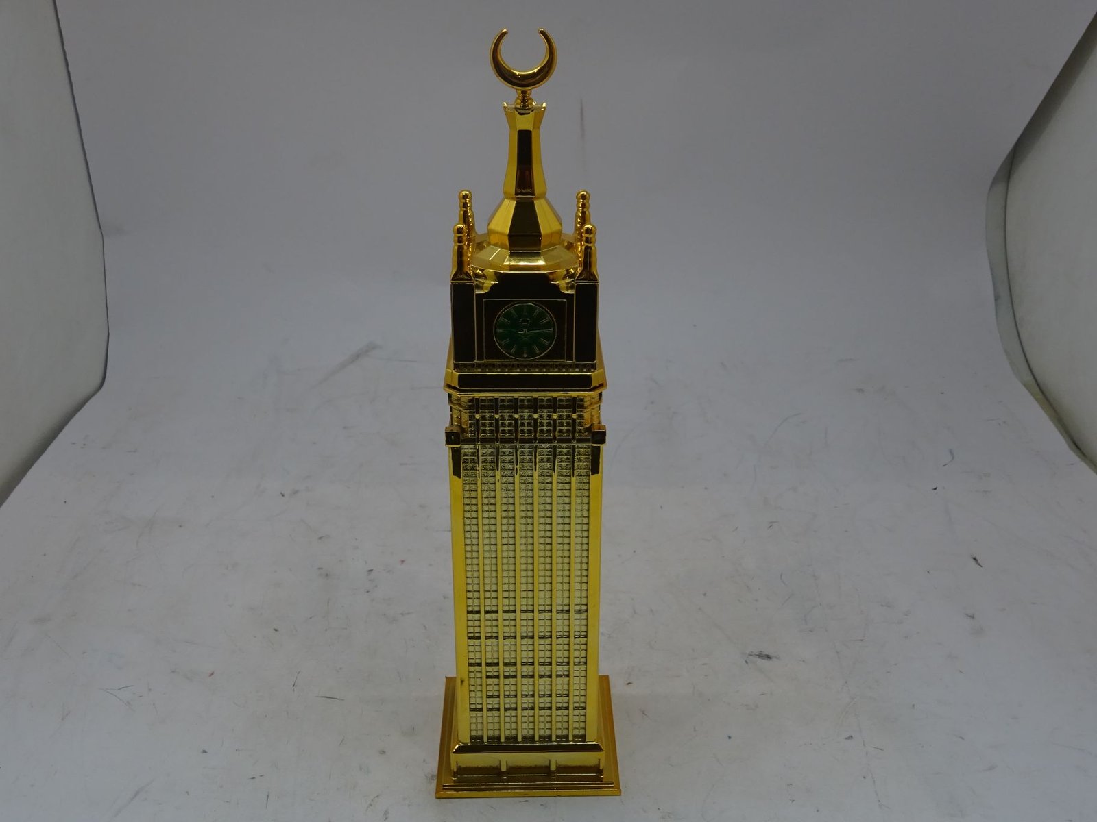 ساعة مكه ذهبية  مع عطر