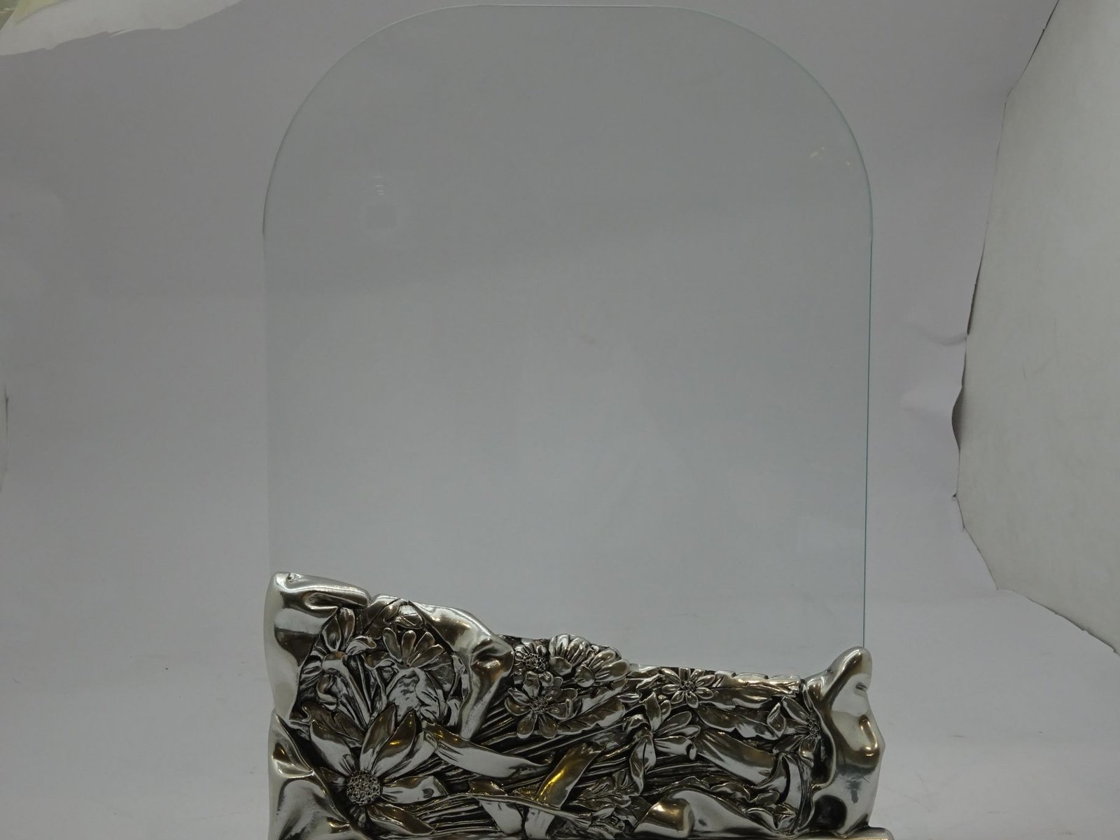 درع ايطالي زجاجي صغير