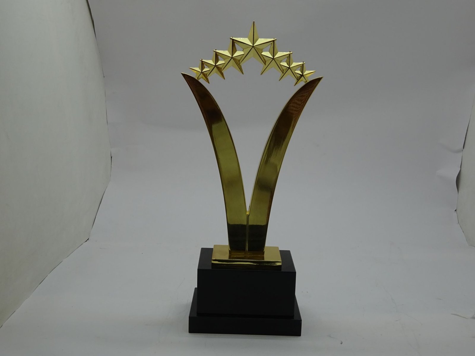 مجسم ستار نجوم بقاعدة